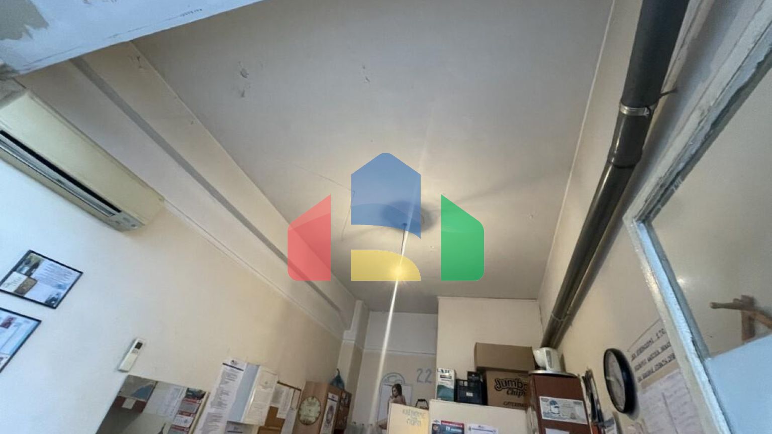 Продаж - Комерційна нерухомість 14 m² в Салоніках