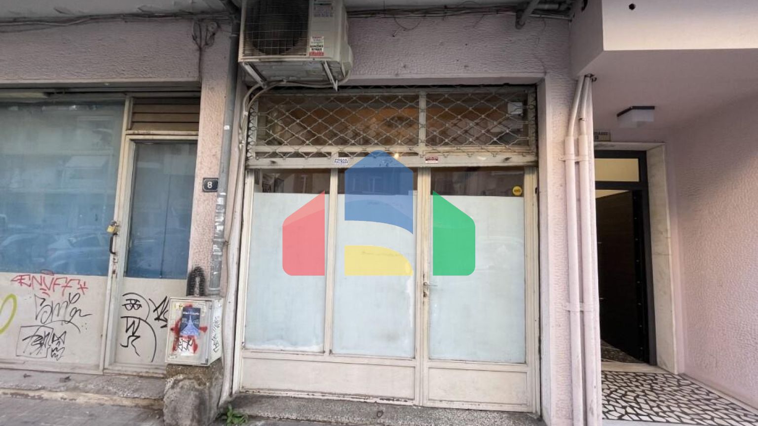 Продаж - Комерційна нерухомість 14 m² в Салоніках