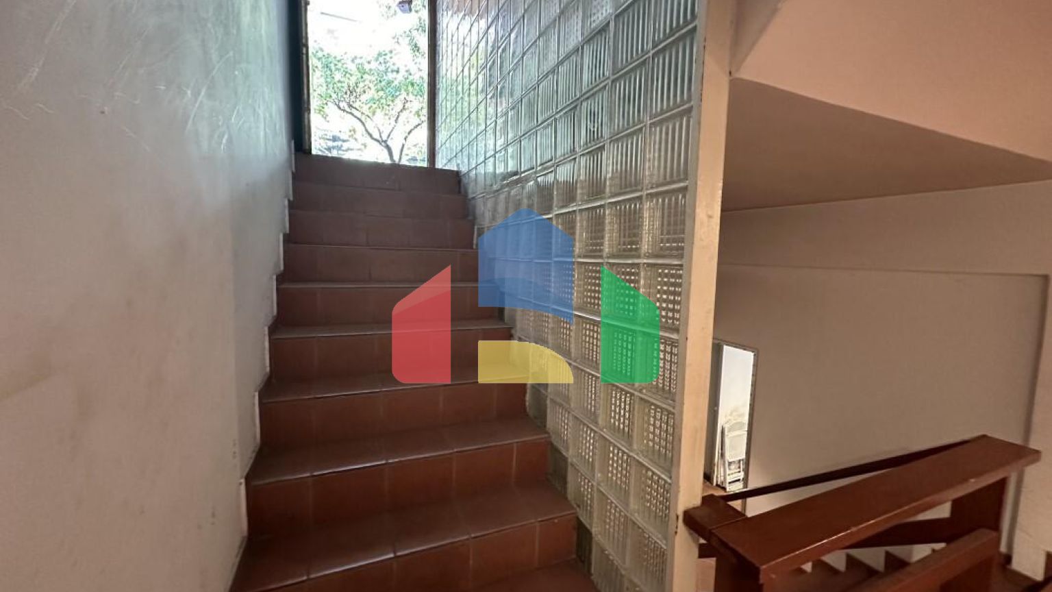 Продаж - Комерційна нерухомість 193 m² в Салоніках