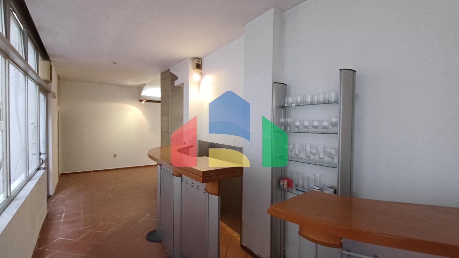 Продаж - Комерційна нерухомість 193 m² в Салоніках