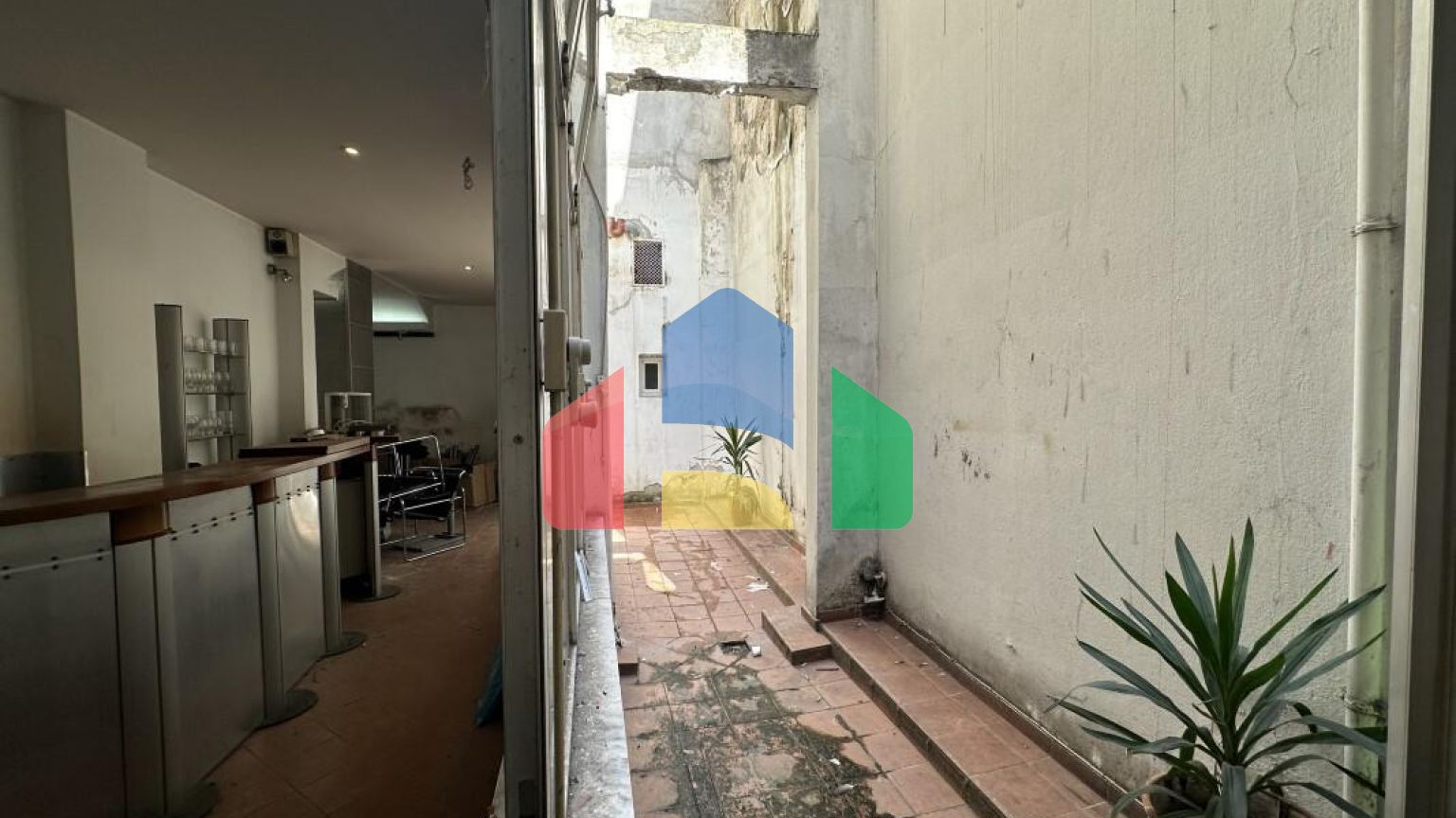 Продаж - Комерційна нерухомість 193 m² в Салоніках