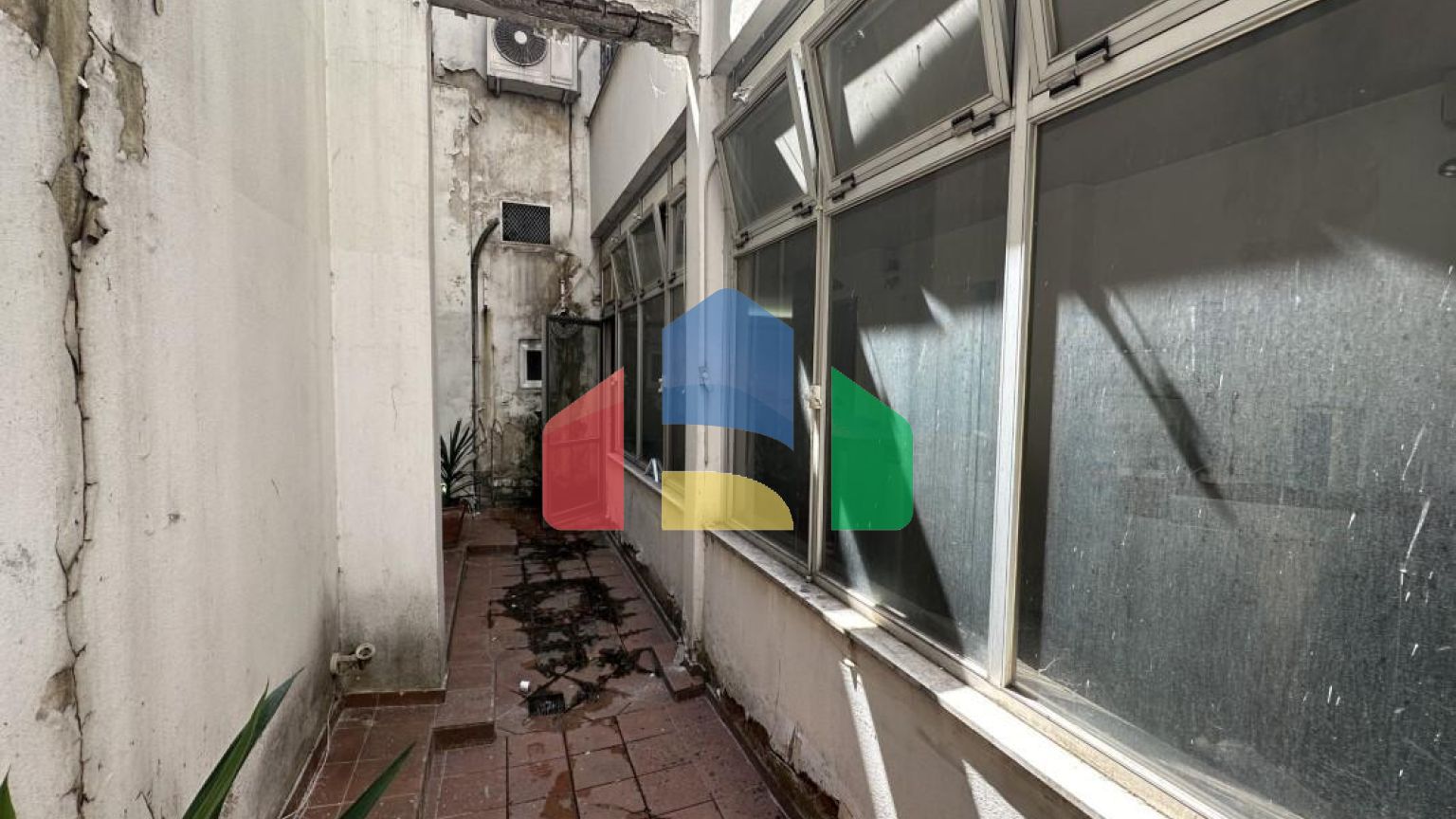 Продаж - Комерційна нерухомість 193 m² в Салоніках