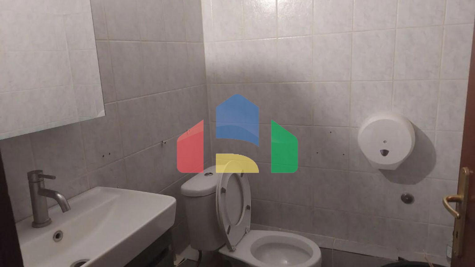 Продаж - Комерційна нерухомість 137 m² в Салоніках