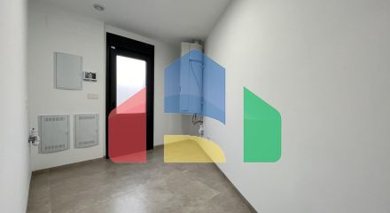 Новая вилла с частным бассейном, готовая к заселению, всего в 500 м от пляжа