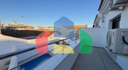 Новая вилла с частным бассейном, готовая к заселению, всего в 500 м от пляжа