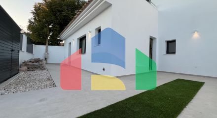 Новая вилла с частным бассейном, готовая к заселению, всего в 500 м от пляжа