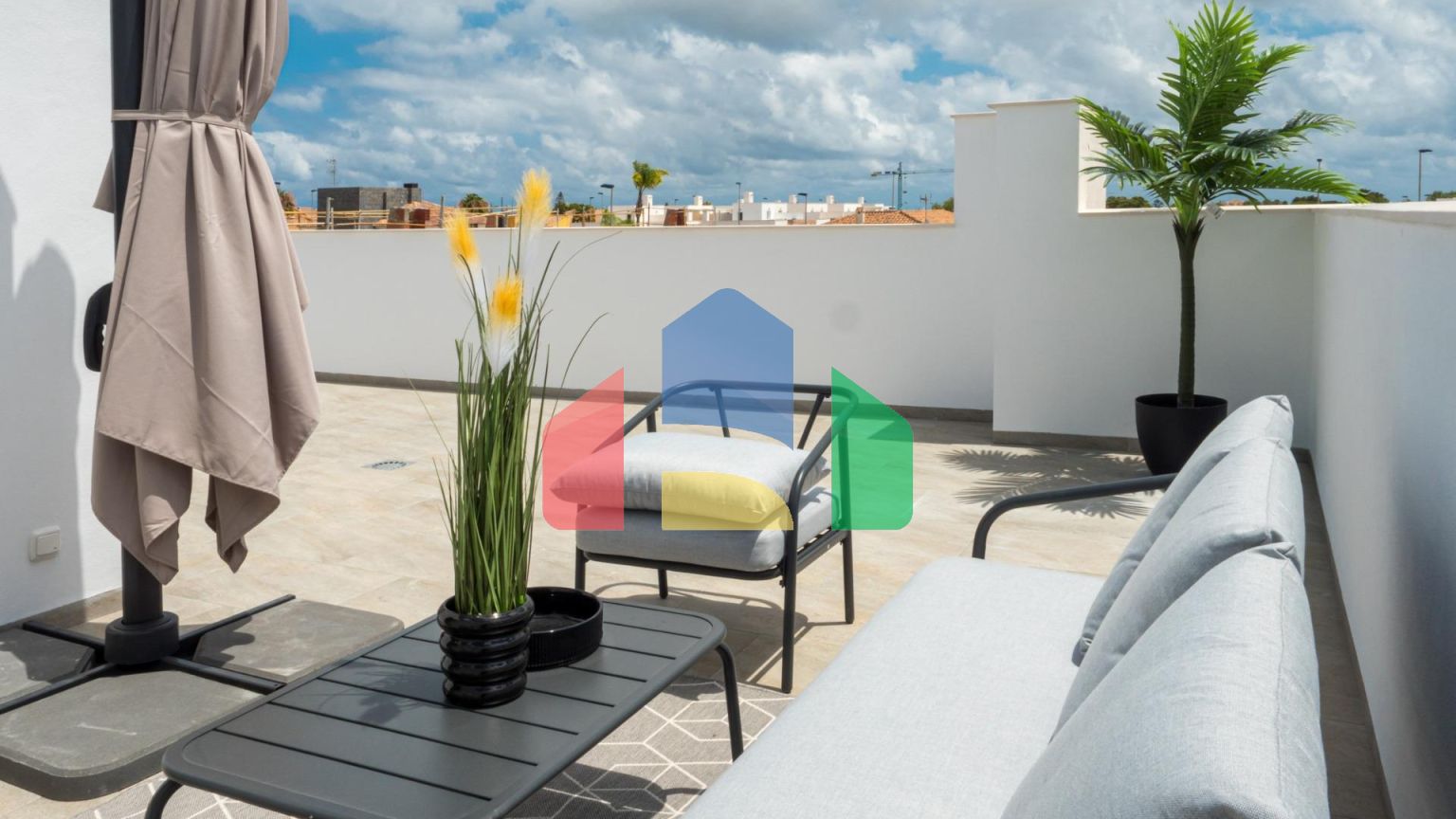 Современные виллы новой постройки на продажу в Сан-Педро-дель-Пинатар