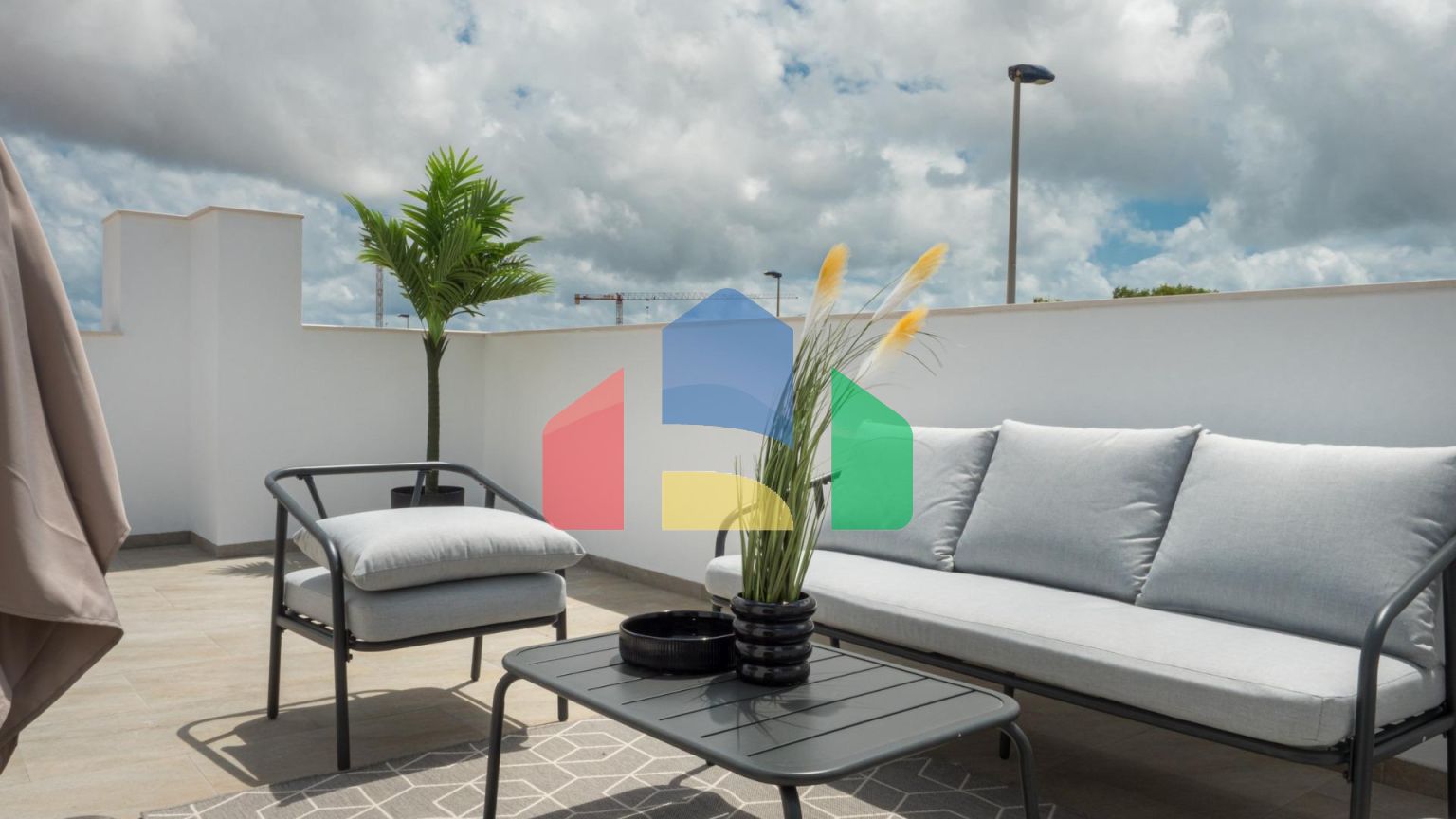 Современные виллы новой постройки на продажу в Сан-Педро-дель-Пинатар