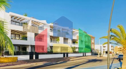 Комплекс из 21 квартиры и пентхаусов, в Сан Педро дель Пинатар (Мурсия), расположен на берегу моря