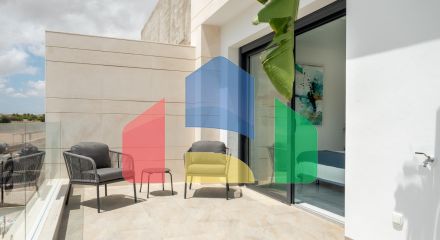 Современные виллы новой постройки на продажу в Сан-Педро-дель-Пинатар