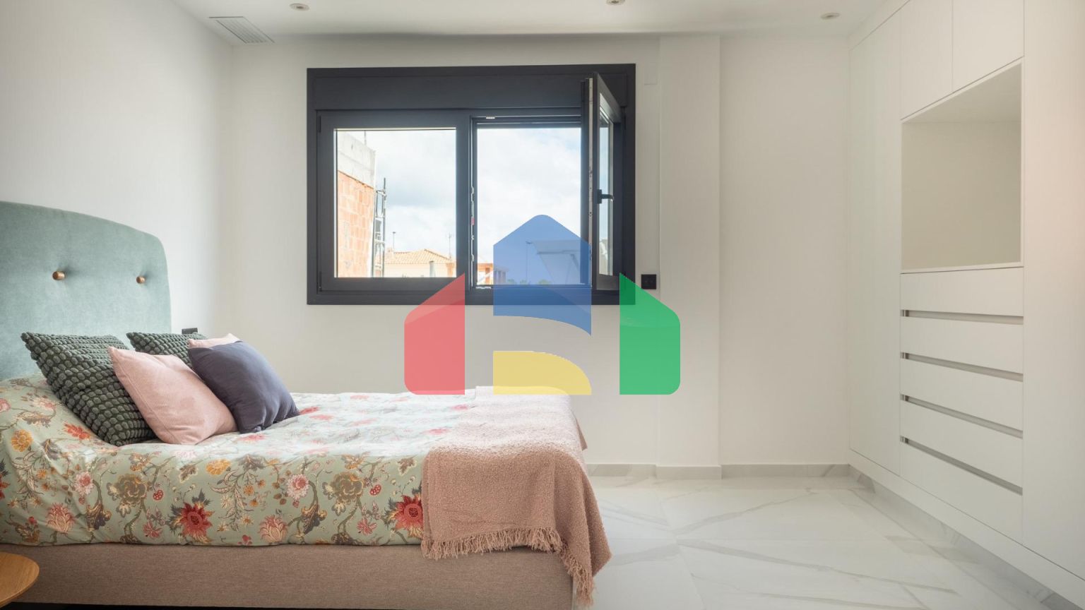 Современные виллы новой постройки на продажу в Сан-Педро-дель-Пинатар