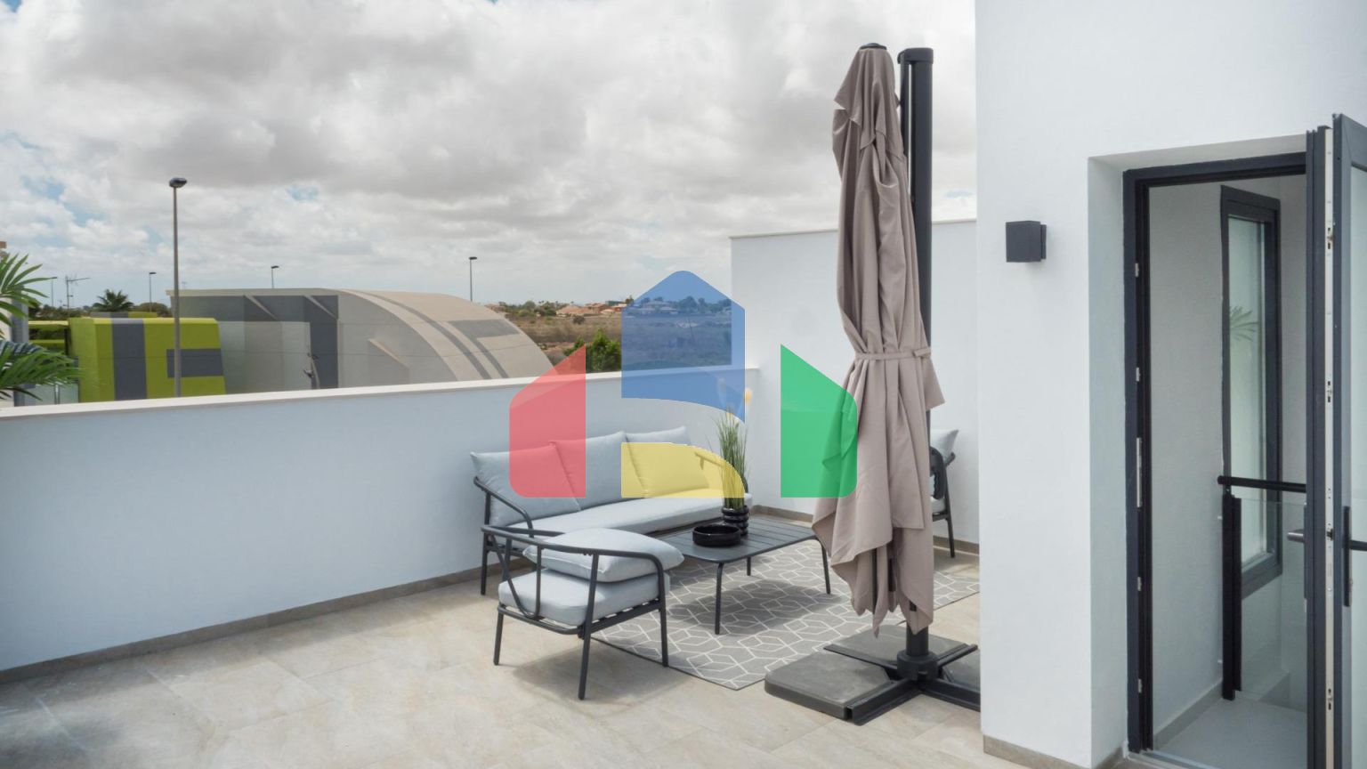 Современные виллы новой постройки на продажу в Сан-Педро-дель-Пинатар