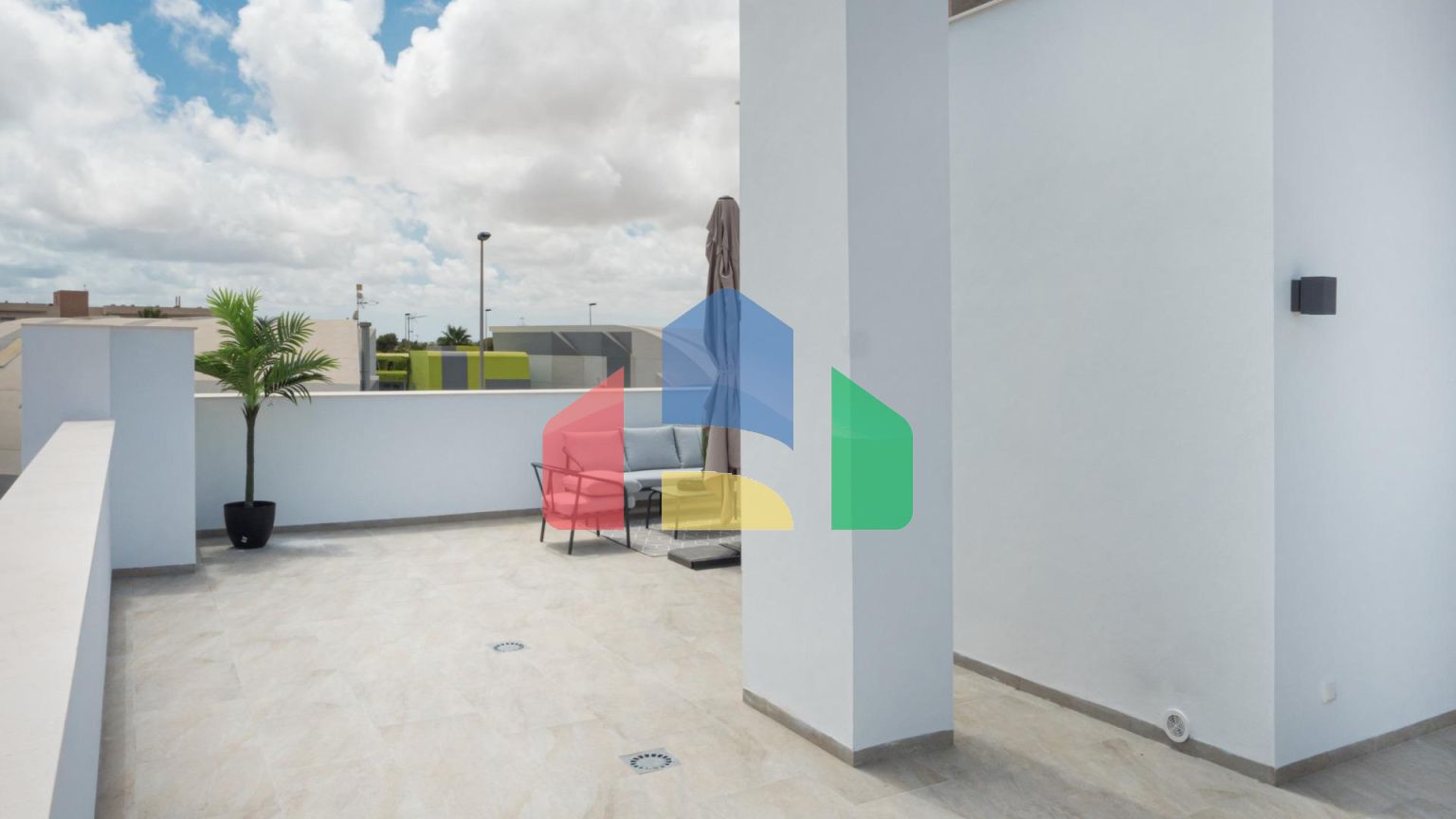 Современные виллы новой постройки на продажу в Сан-Педро-дель-Пинатар