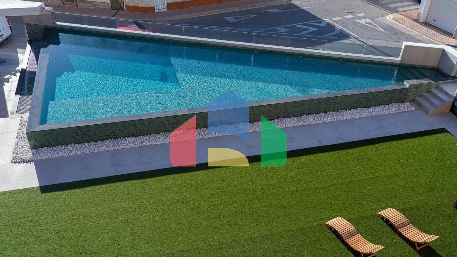 НОВЫЙ ЖИЛОЙ КОМПЛЕКС В САН-ПЕДРО-ДЕЛЬ-ПИНАТАР