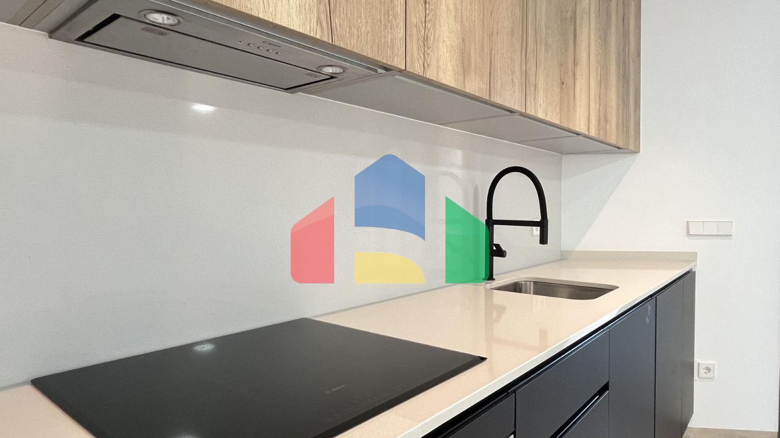 Новая вилла с частным бассейном, готовая к заселению, всего в 500 м от пляжа