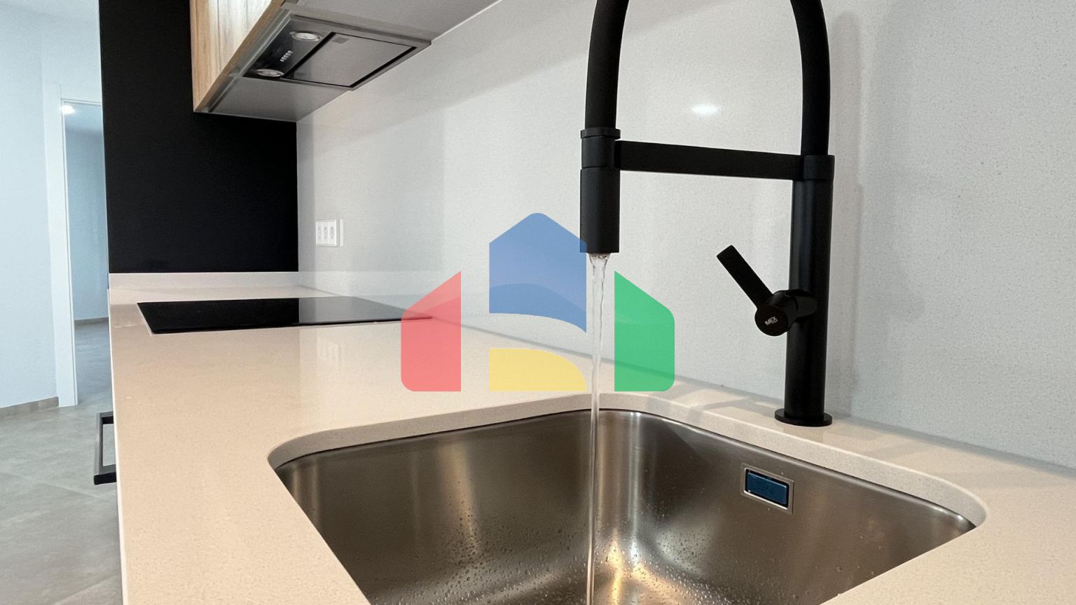 Новая вилла с частным бассейном, готовая к заселению, всего в 500 м от пляжа