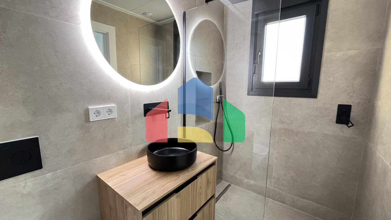 Новая вилла с частным бассейном, готовая к заселению, всего в 500 м от пляжа