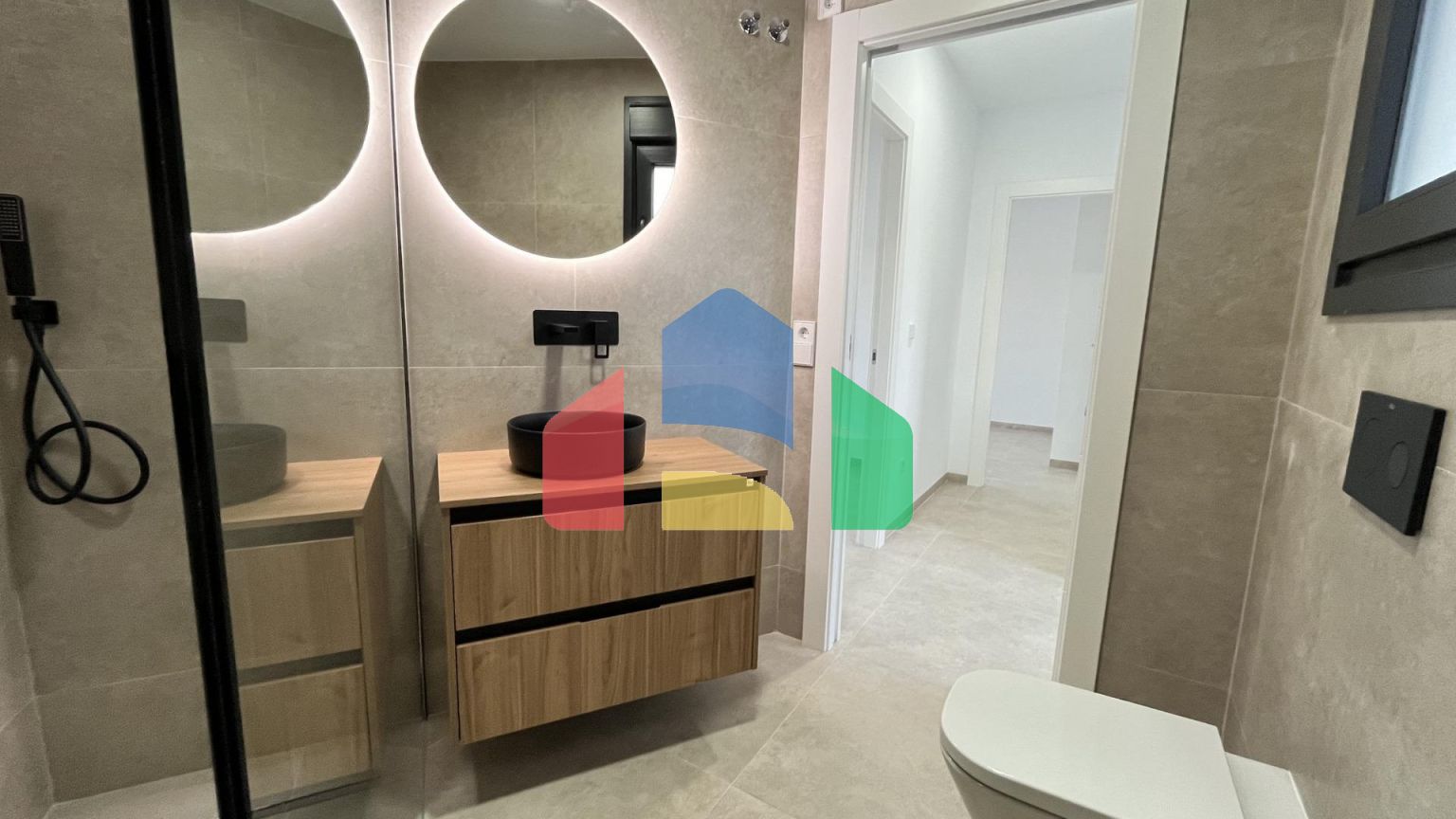 Новая вилла с частным бассейном, готовая к заселению, всего в 500 м от пляжа