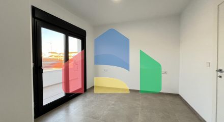 Новая вилла с частным бассейном, готовая к заселению, всего в 500 м от пляжа