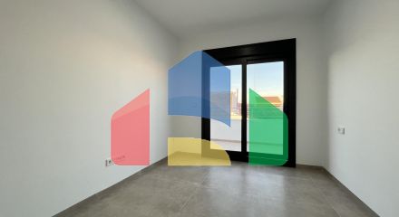 Новая вилла с частным бассейном, готовая к заселению, всего в 500 м от пляжа