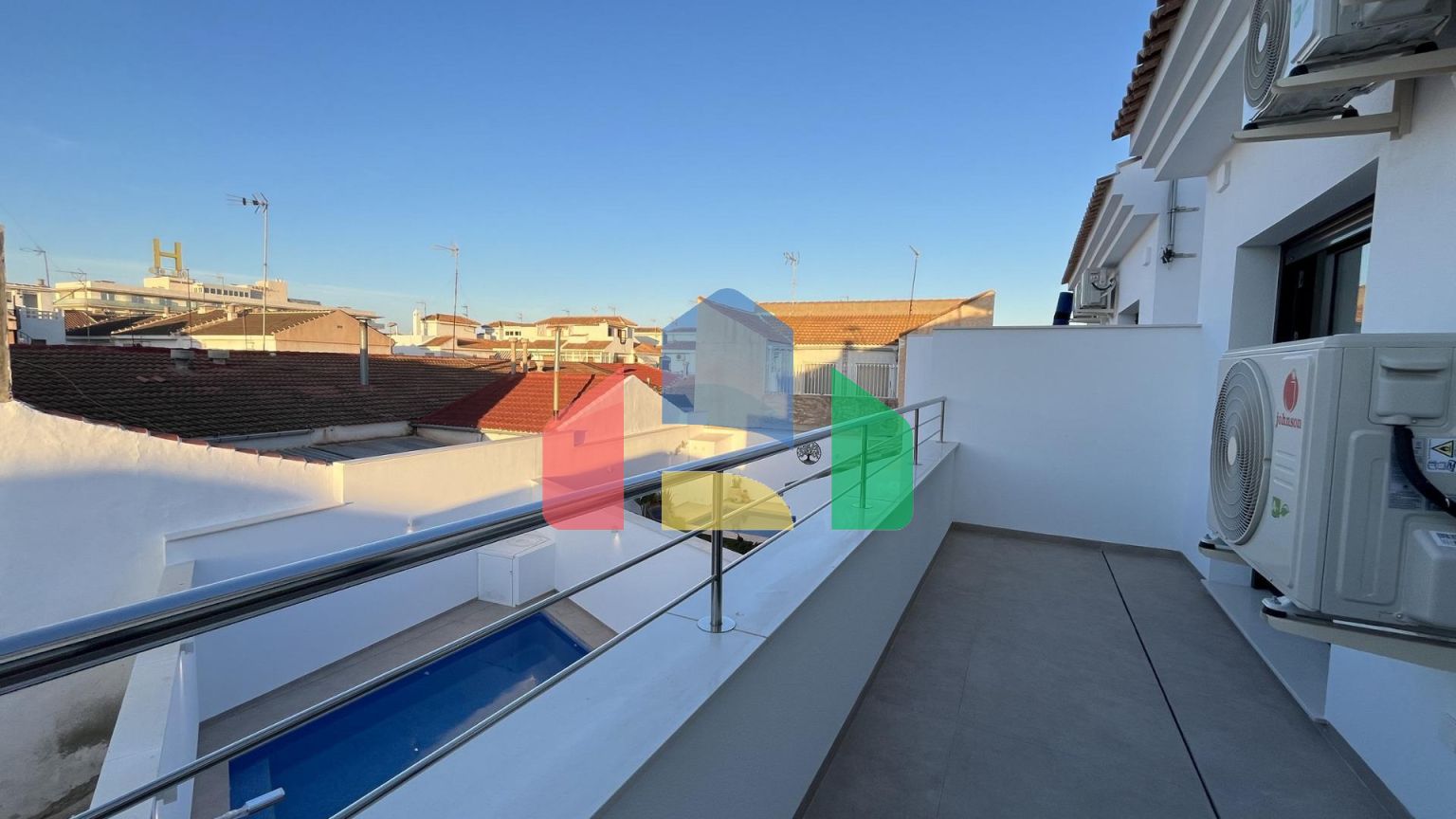 Новая вилла с частным бассейном, готовая к заселению, всего в 500 м от пляжа