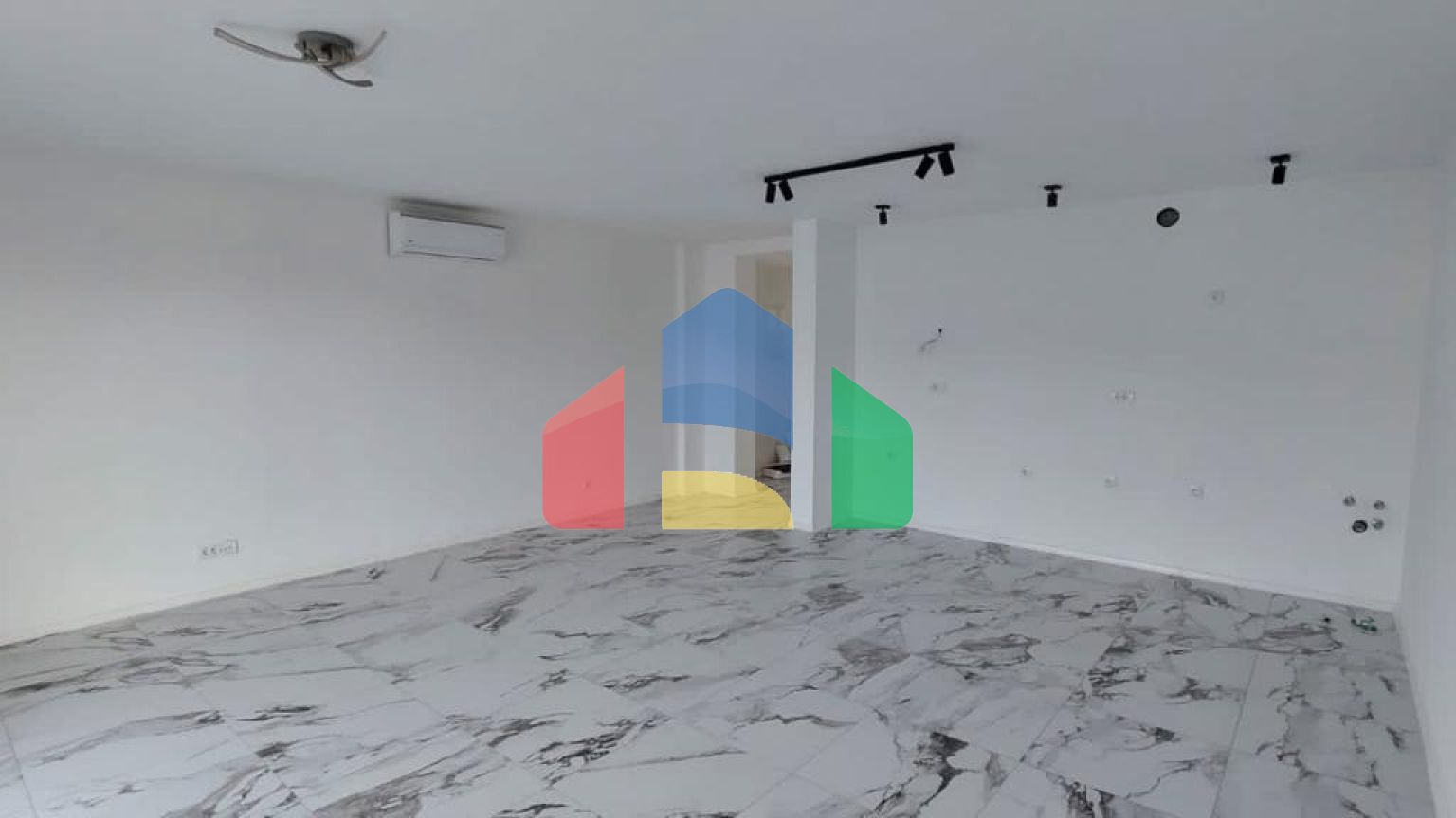 Современные таунхаусы, расположенные в красивом месте – полуострове Луштица.