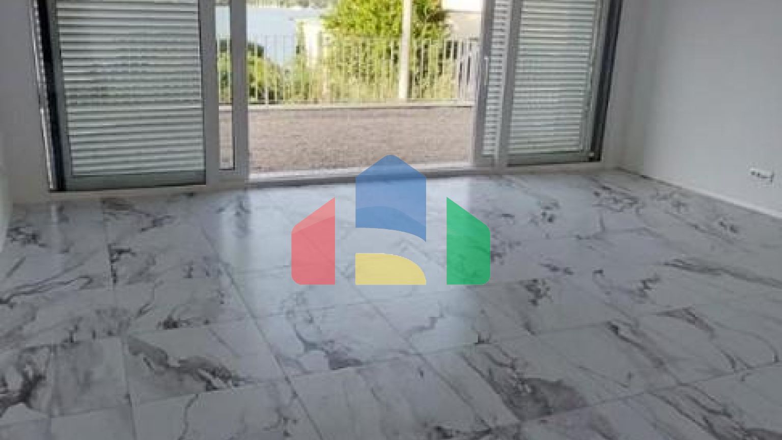 Современные таунхаусы, расположенные в красивом месте – полуострове Луштица.