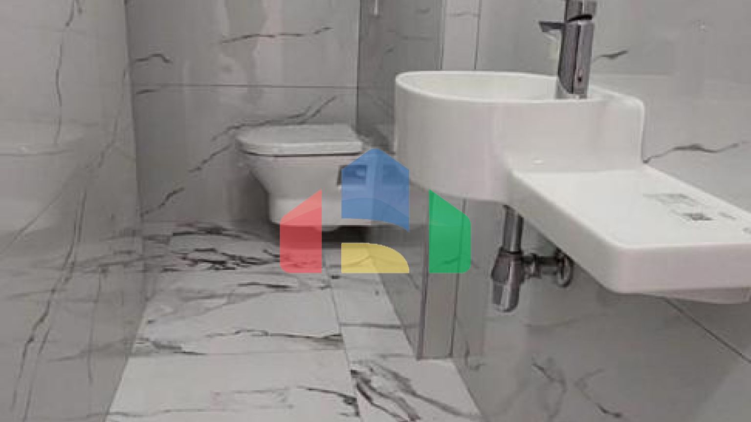 Современные таунхаусы, расположенные в красивом месте – полуострове Луштица.