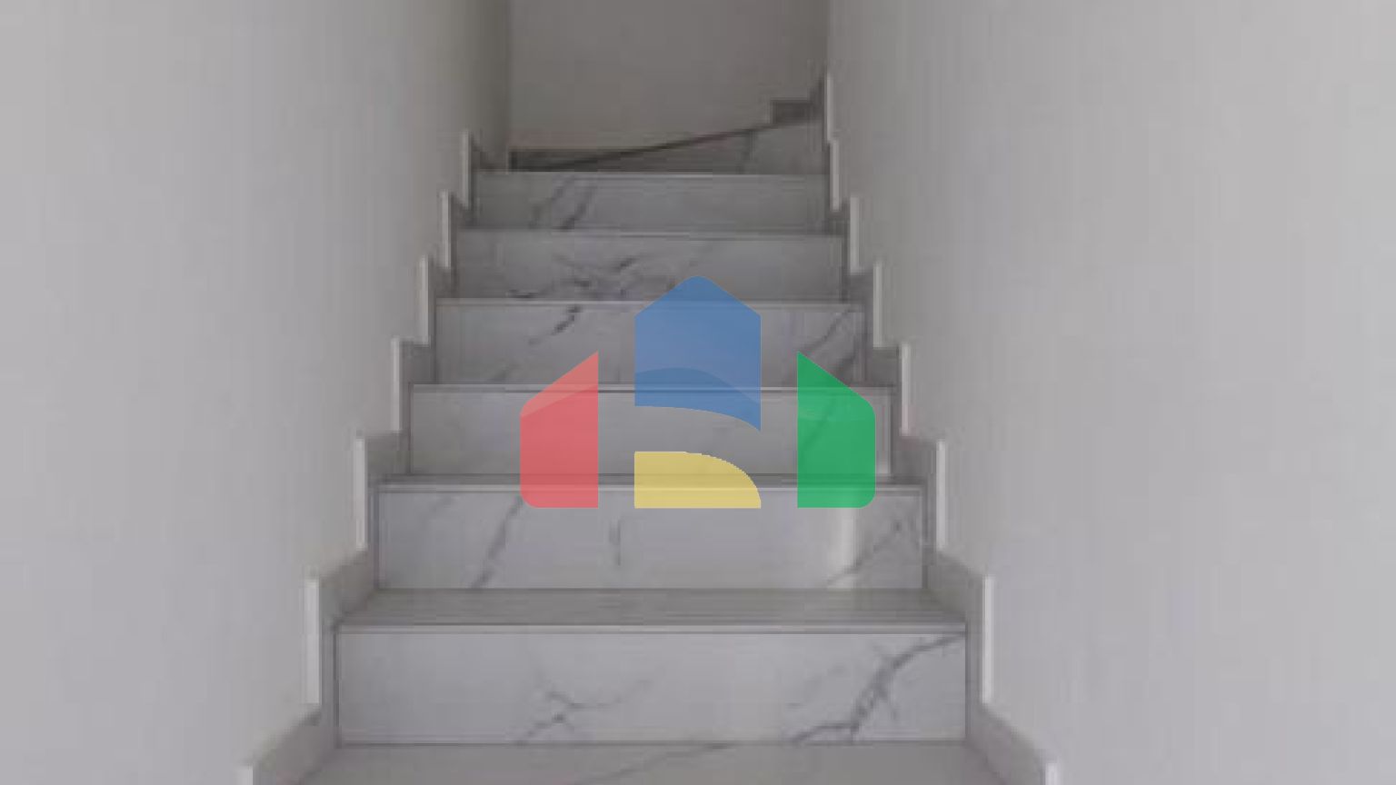 Современные таунхаусы, расположенные в красивом месте – полуострове Луштица.