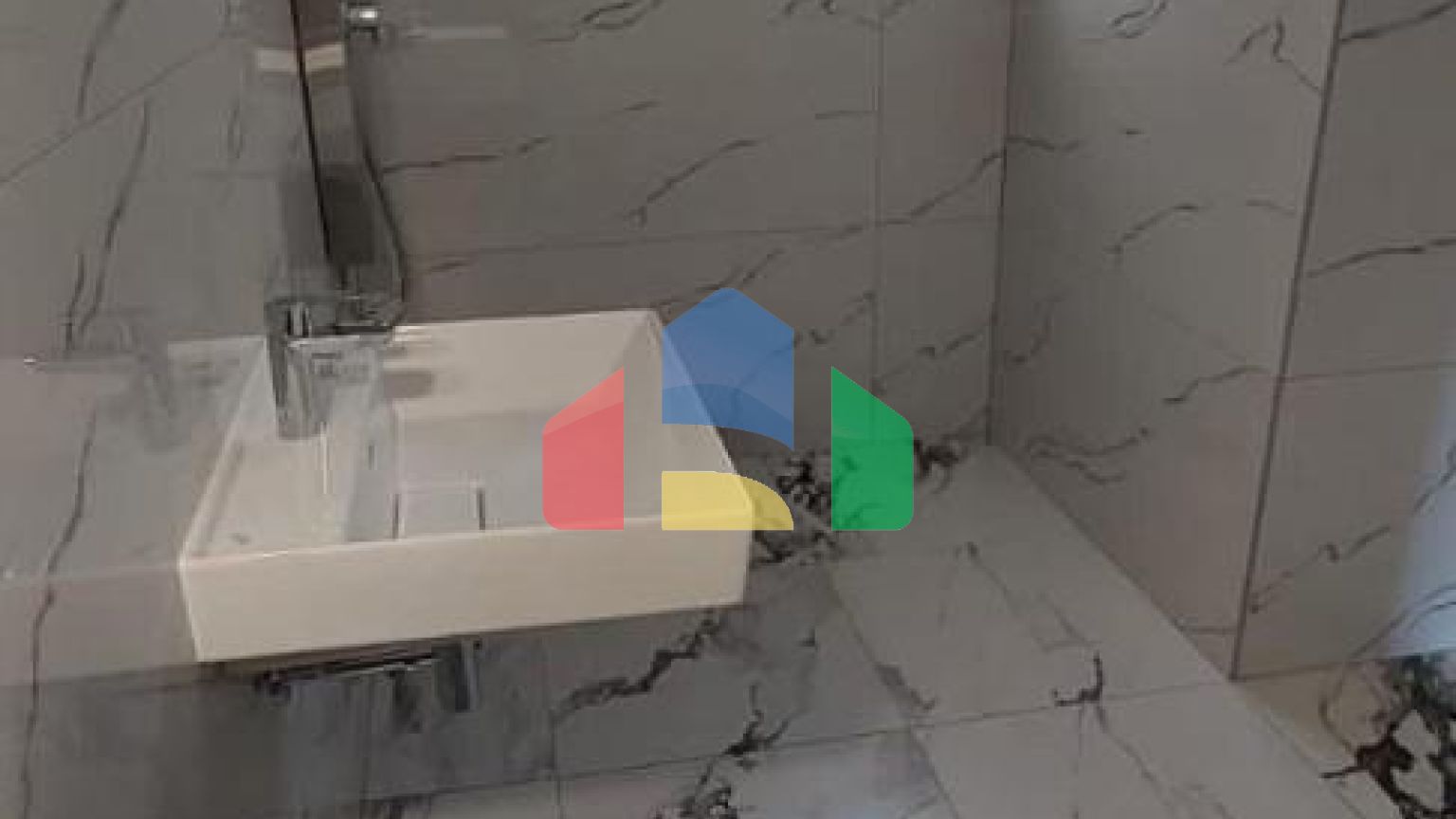 Современные таунхаусы, расположенные в красивом месте – полуострове Луштица.