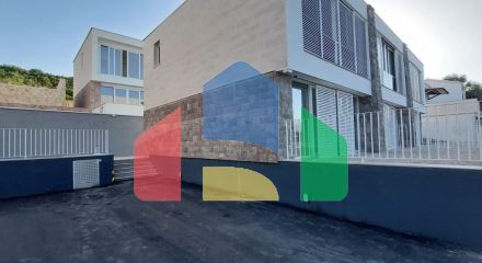 Современные таунхаусы, расположенные в красивом месте – полуострове Луштица. Современные таунхаусы, расположенные в красивом месте – полуострове Луштица.