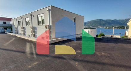 Современные таунхаусы, расположенные в красивом месте – полуострове Луштица. Современные таунхаусы, расположенные в красивом месте – полуострове Луштица.