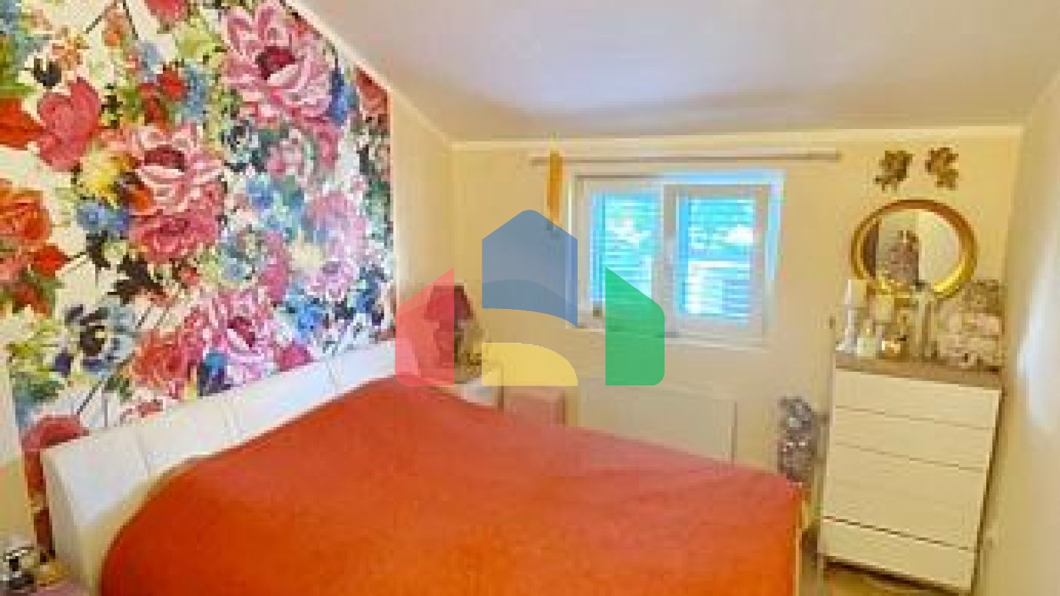 Вилла с бассейном и спа возле Lustica Bay