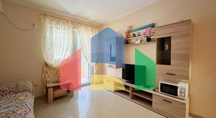 Вилла с бассейном и спа возле Lustica Bay