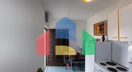 Дом в живописном районе Крашичи, идеально подходящий для комфортного проживания и отдыха