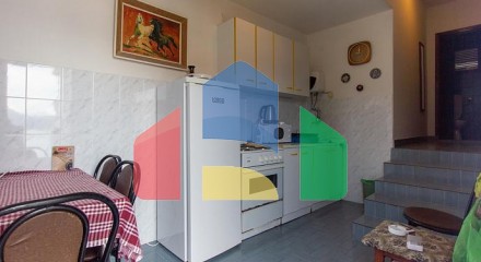 Дом в живописном районе Крашичи, идеально подходящий для комфортного проживания и отдыха