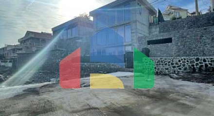 Вилла в Крашичи расположенная на живописном берегу залива
