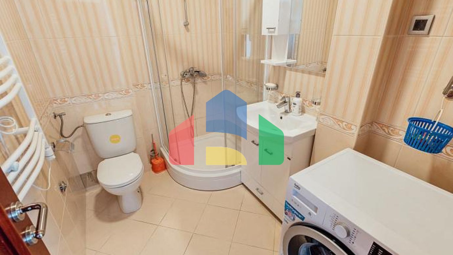 Двухкомнатная квартира с видом на море, 60 м от пляжа – Тиват