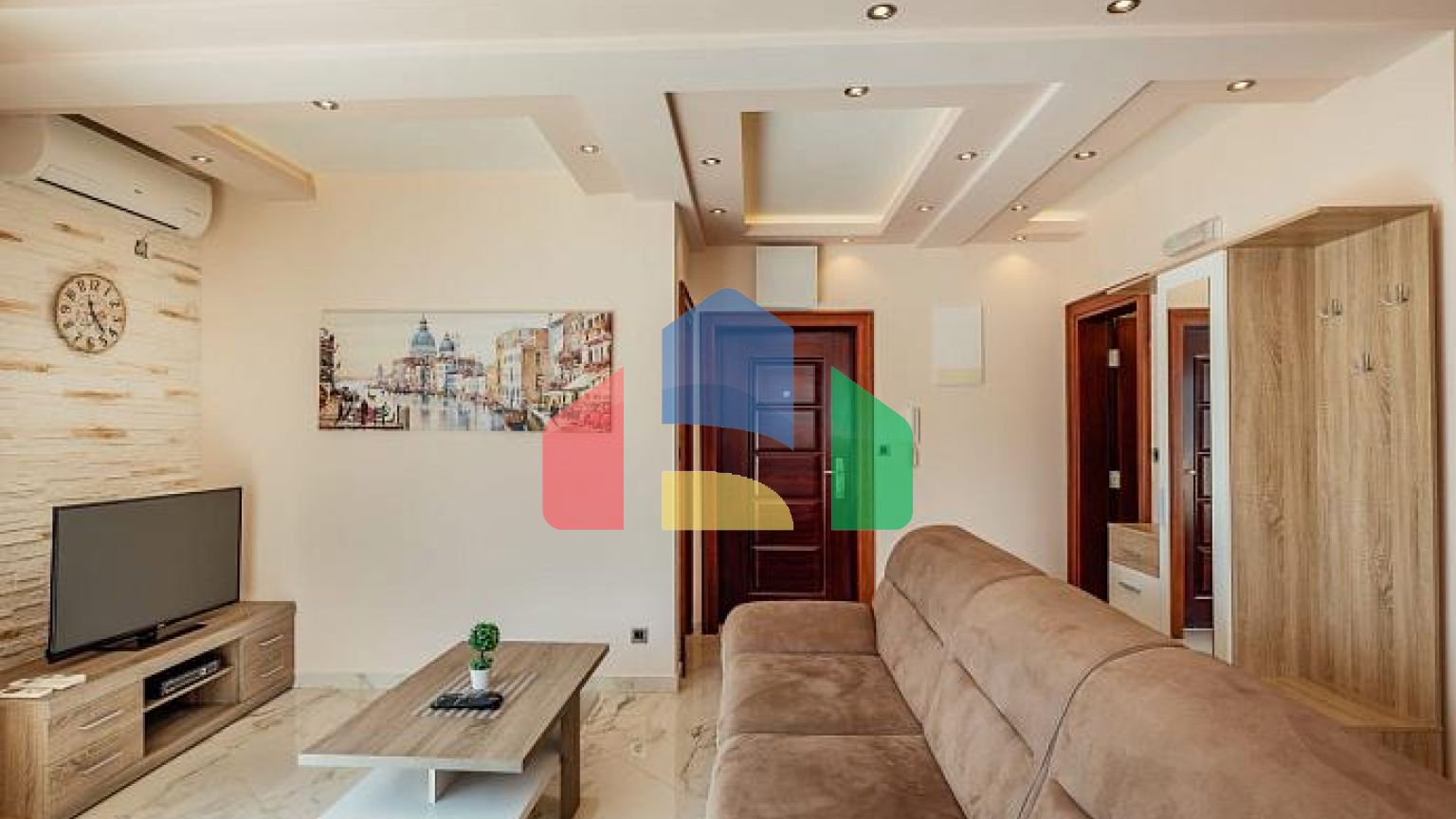 Двухкомнатная квартира с видом на море, 60 м от пляжа – Тиват