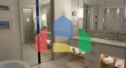 Земельный участок с резиденцией на 8 квартир и бассейном в Донье Ластве