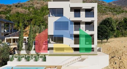 Земельный участок с резиденцией на 8 квартир и бассейном в Донье Ластве