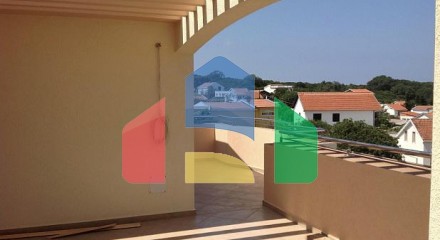 Просторный дом с апартаментами и видом на море