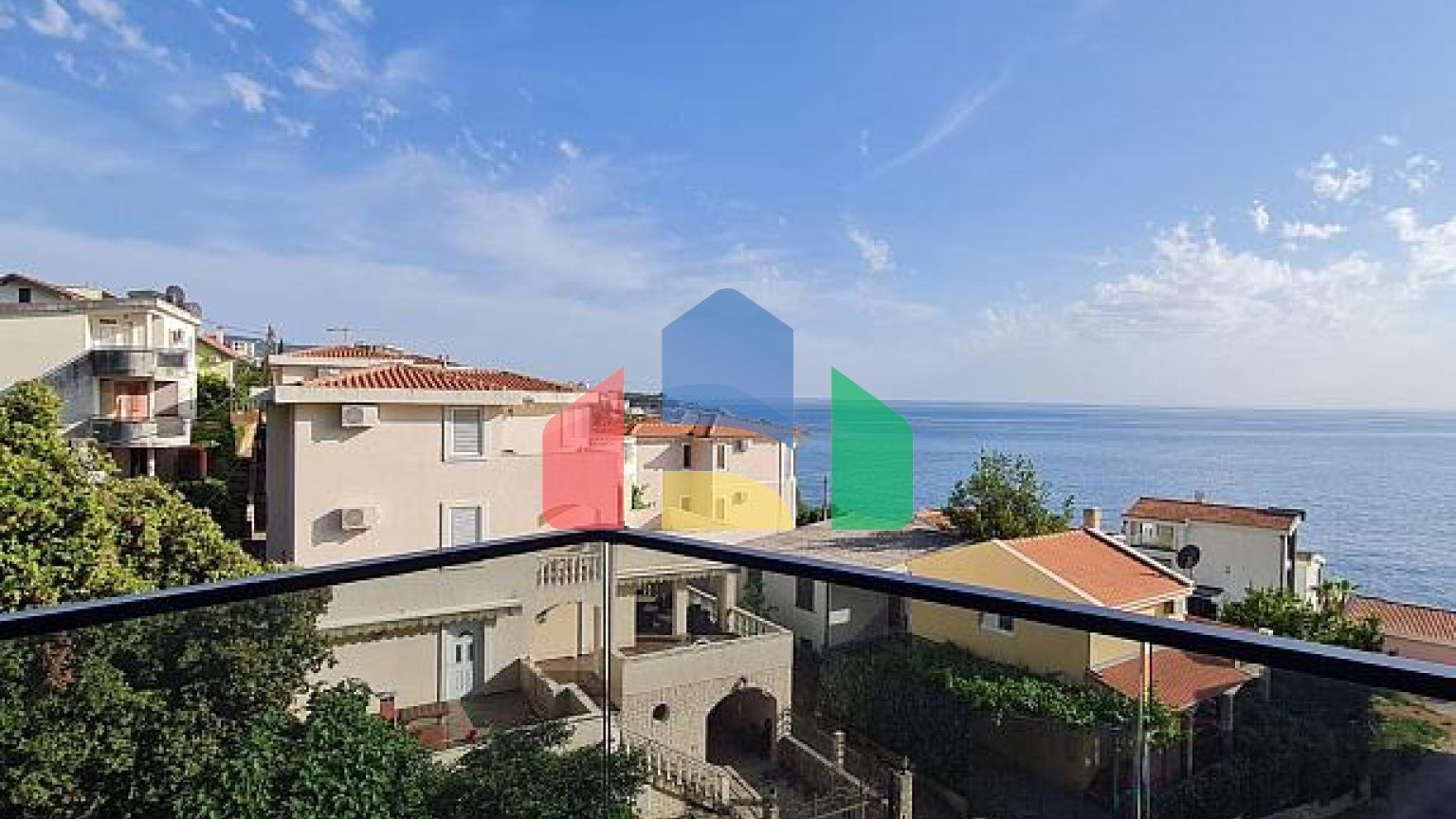 Новая квартира в новостройке в живописном районе Добрe Водe