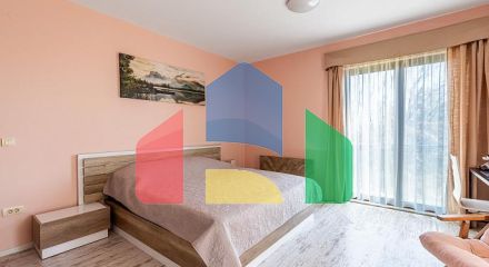 Современная вилла в комплексе с бассейном