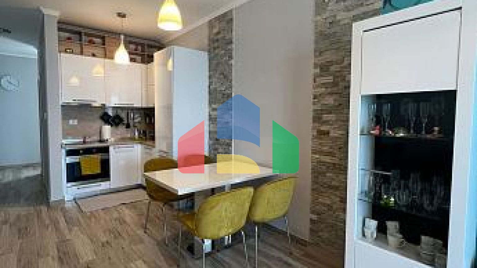 Стильная двухкомнатная квартира всего в нескольких шагах от моря