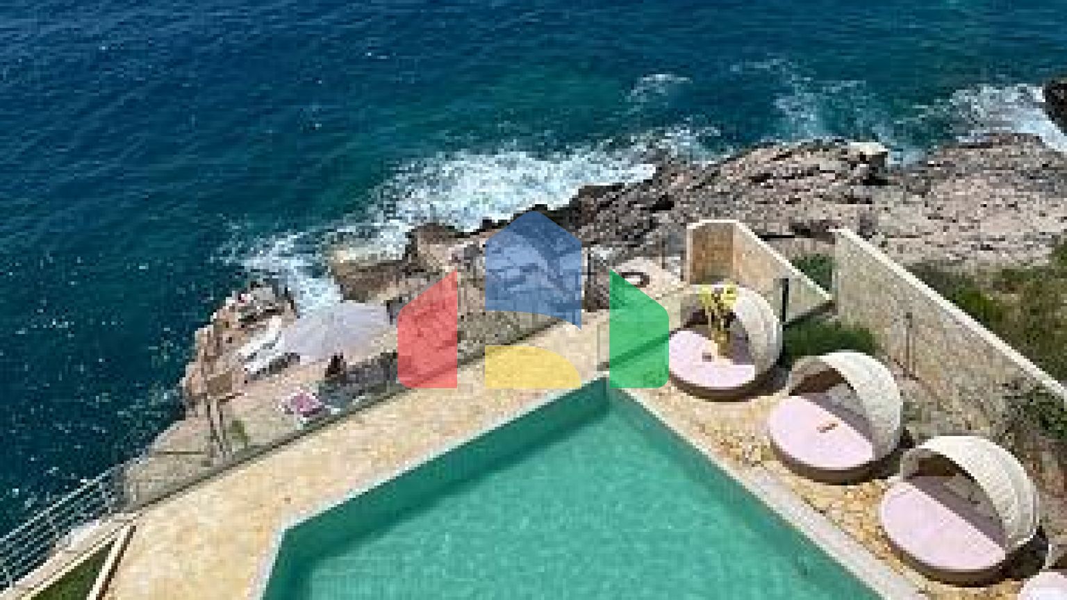 Стильная двухкомнатная квартира всего в нескольких шагах от моря