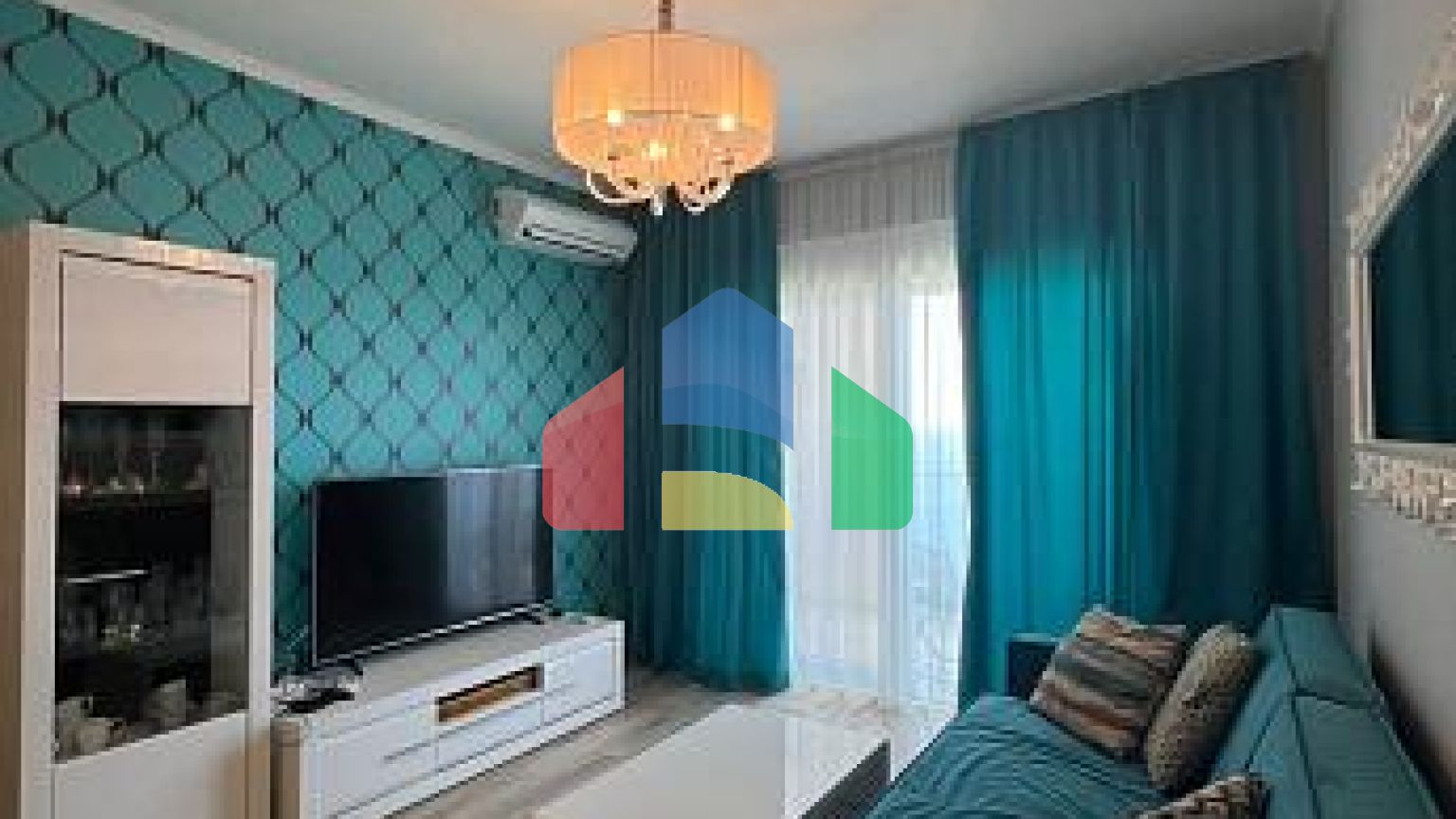 Стильная двухкомнатная квартира всего в нескольких шагах от моря