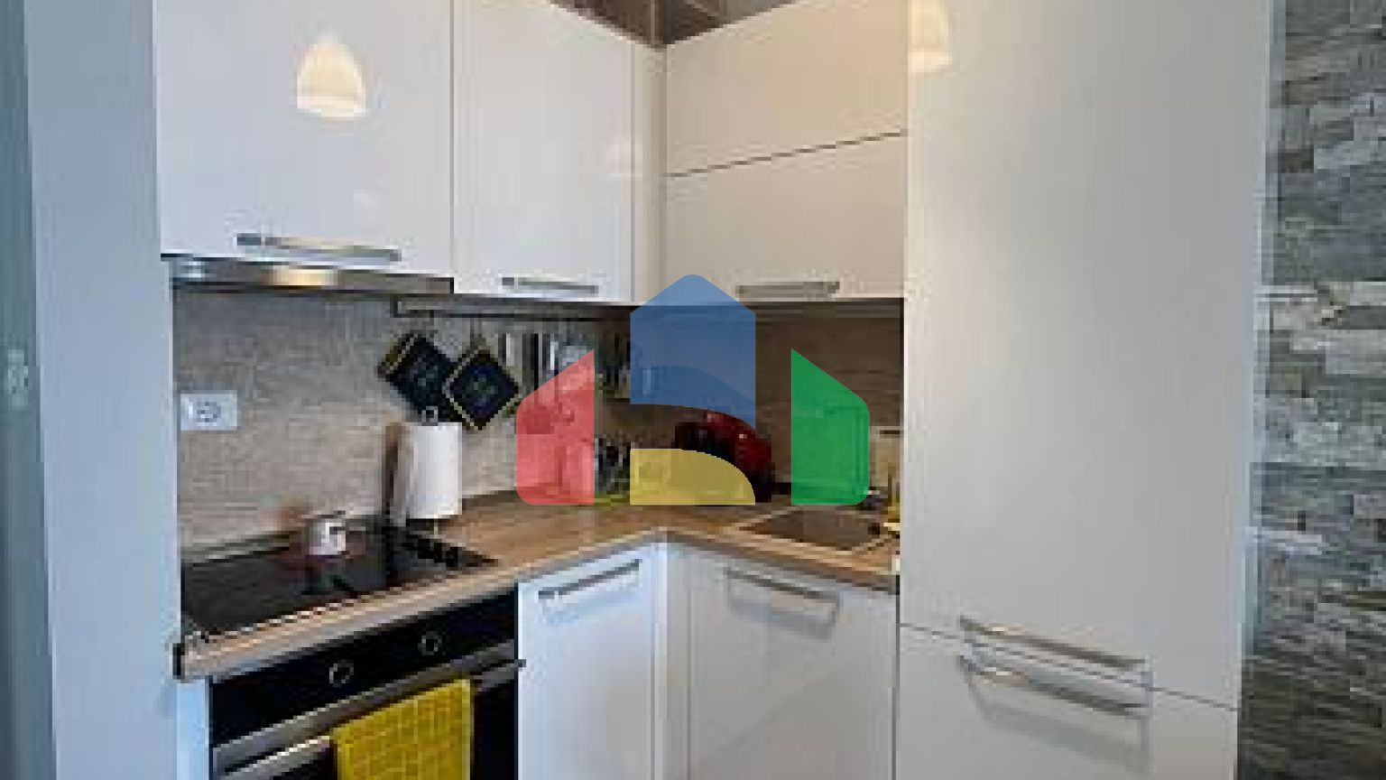 Стильная двухкомнатная квартира всего в нескольких шагах от моря