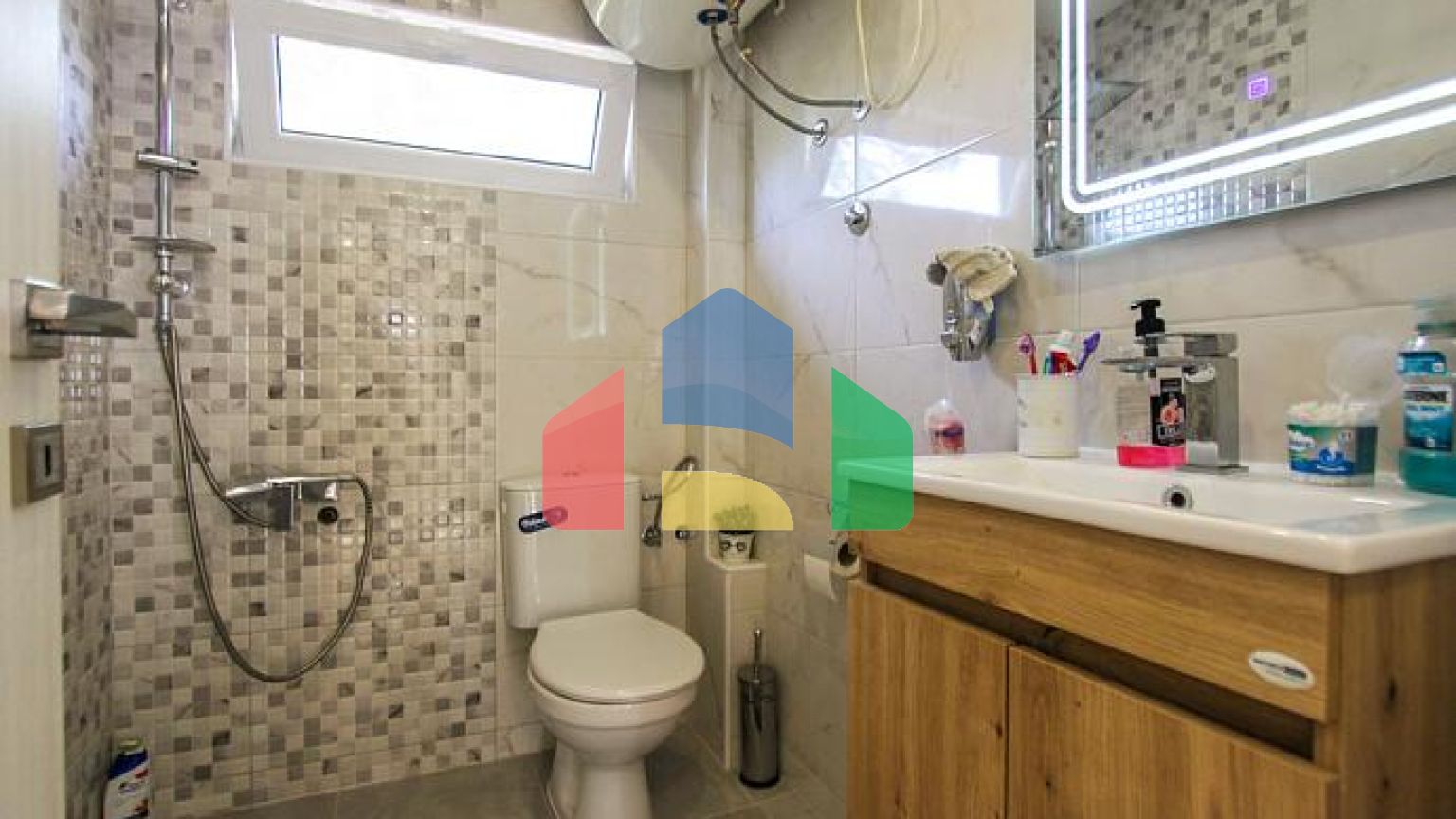 На продажу двухэтажный дом в Добре Воде недалеко от моря