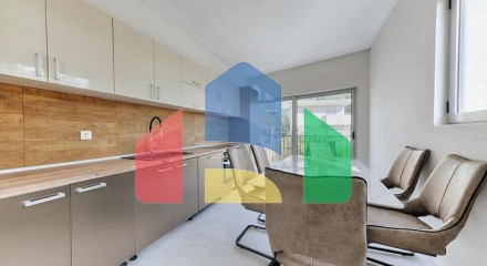 Модерн вилла с 4 спальнями и бассейном продается в Добрe Водe